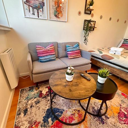 B - Newley Renovated Private Self-Contained Room In A Shared Apartment In Birmingham City Centre Exterior foto